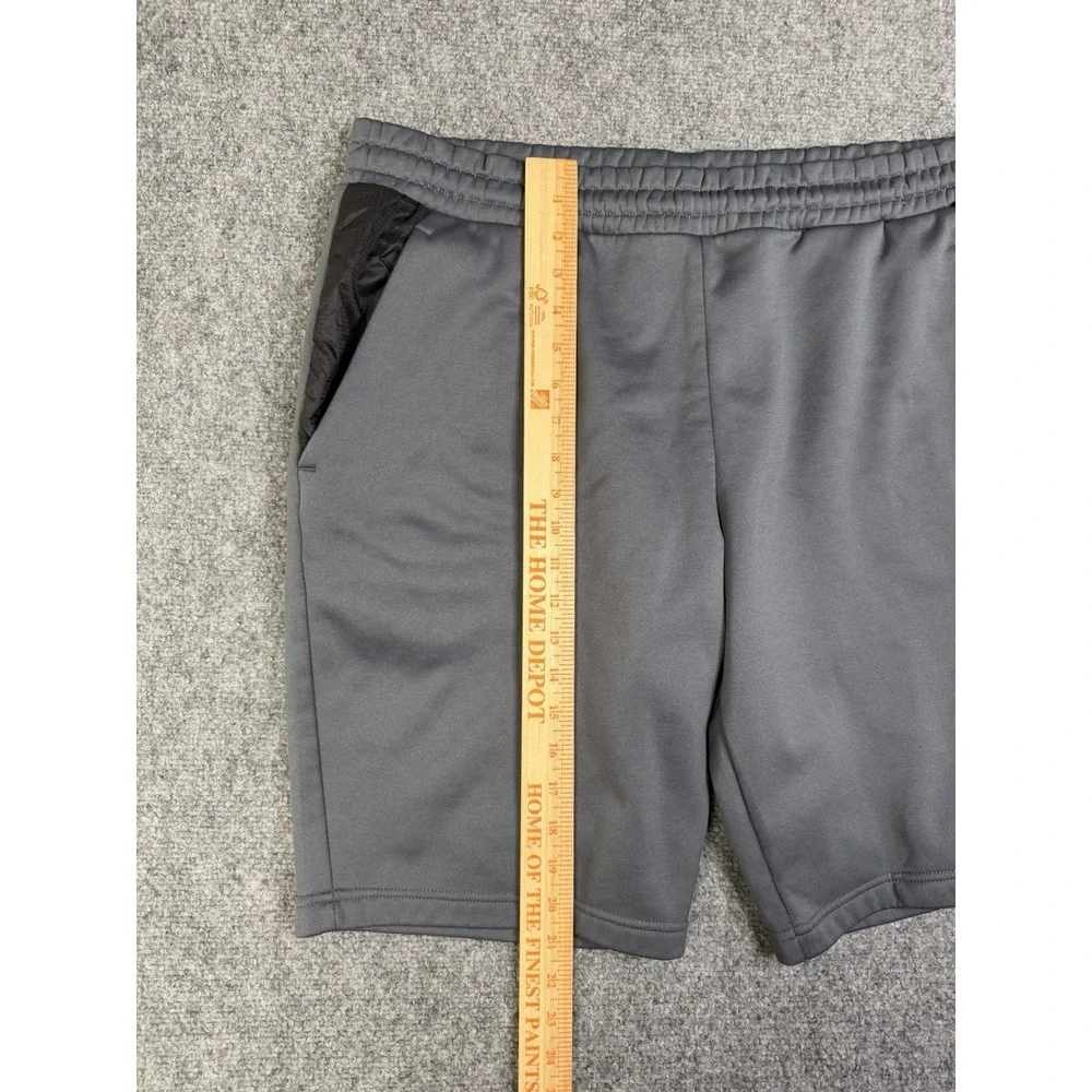 Men's The North Face Gray Sweat Shorts Size XL Zipper Pocket Hiking